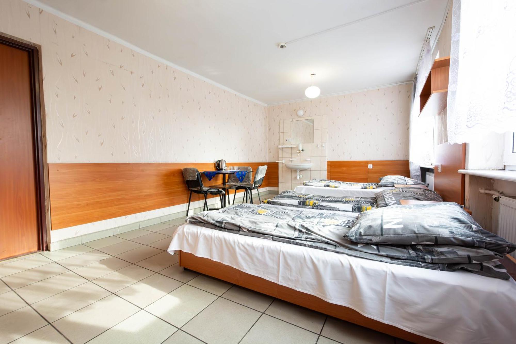 Twoj Hostel Руда-Слёнска Экстерьер фото