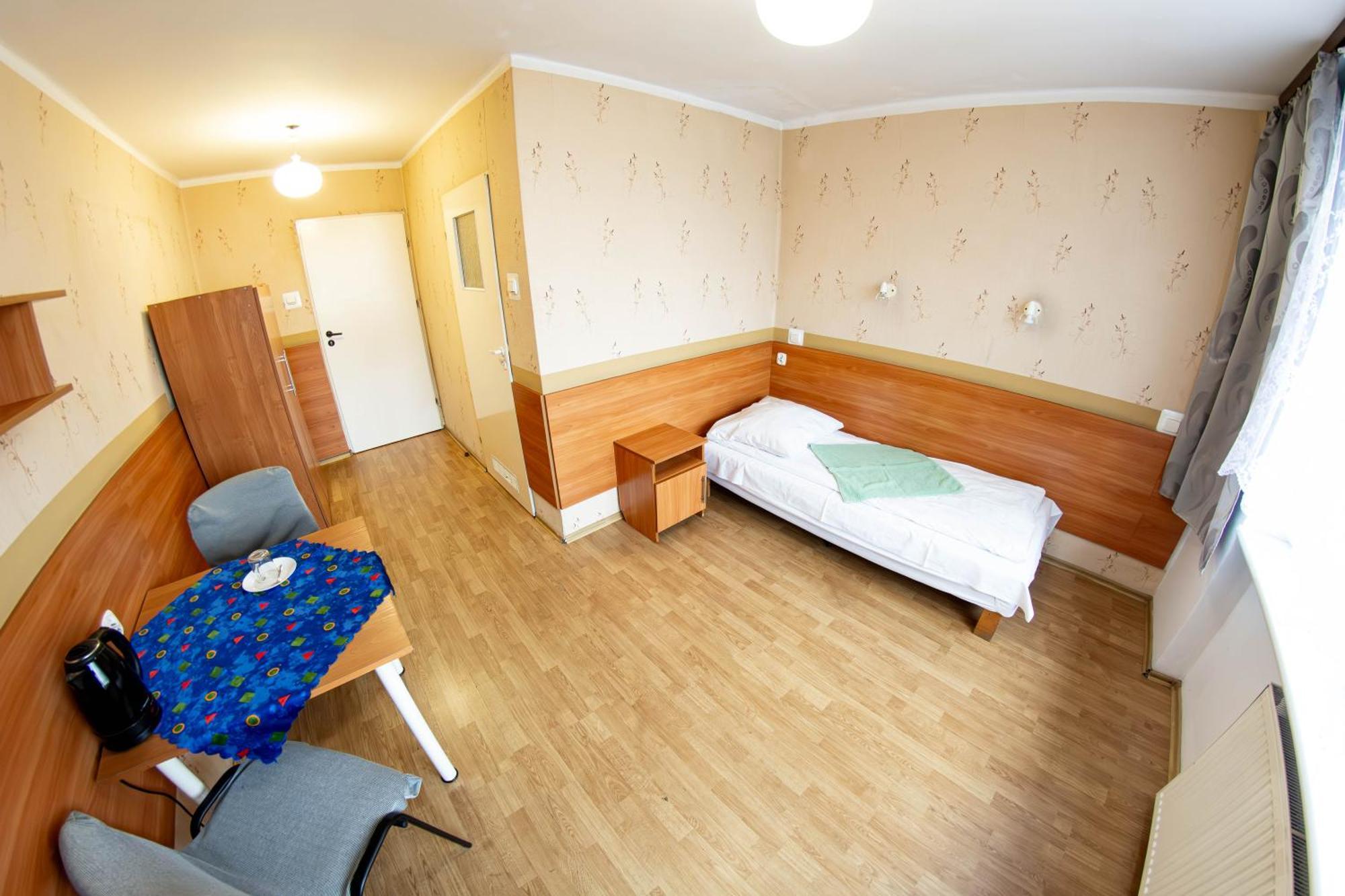 Twoj Hostel Руда-Слёнска Экстерьер фото